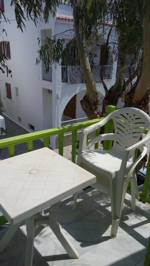 Siren Rooms And Apartments Paros Eksteriør billede
