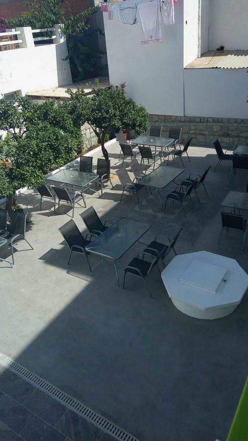 Siren Rooms And Apartments Paros Eksteriør billede
